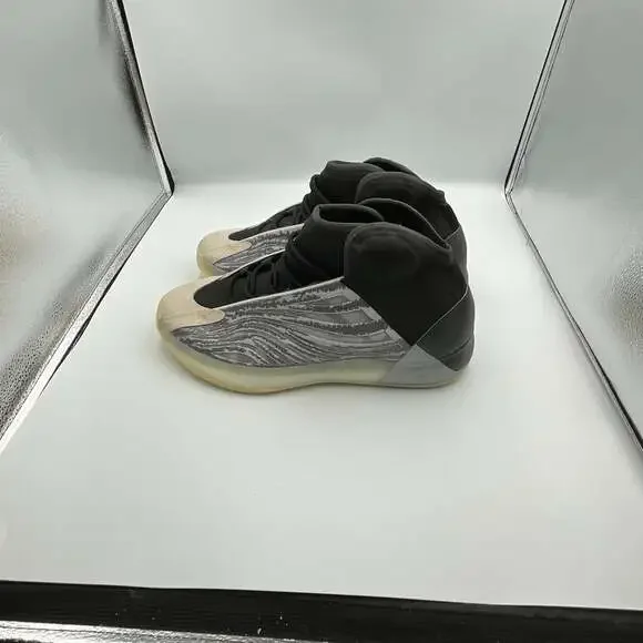 Adidas Yeezy QNTM Quantum Lifestyle Model Q46473
